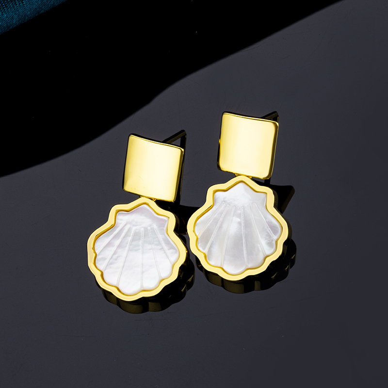 Natural Shell Stud Earrings