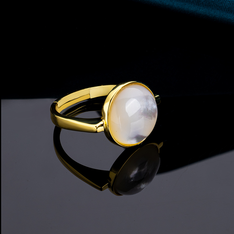 French Minimalist Natural Mother-of-Pearl Ring