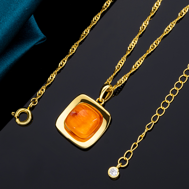 Square Spiny Oyster Cube Necklace – Fashion Shell Choker for Women