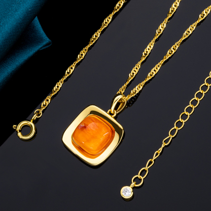 Square Spiny Oyster Cube Necklace – Fashion Shell Choker for Women