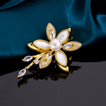 European Style Mother-of-Pearl Flower Pin