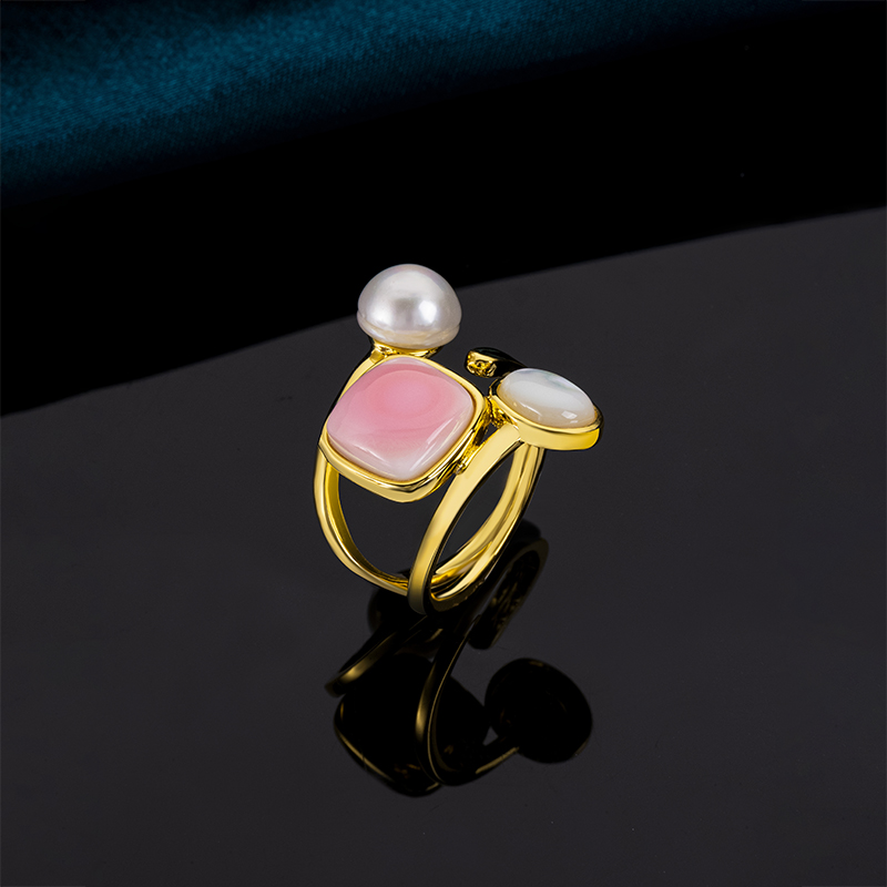 Square Conch Ring - Bold Queen Shell Statement Jewelry