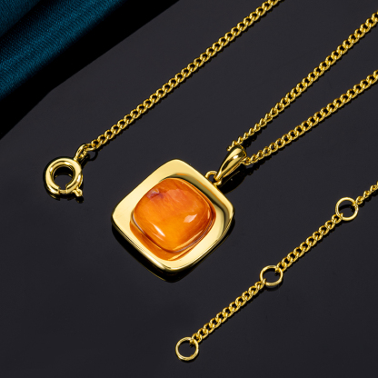 Minimalist Square Spiny Oyster Necklace - 18K Gold Plated Collarbone Chain with Hypoallergenic Finish