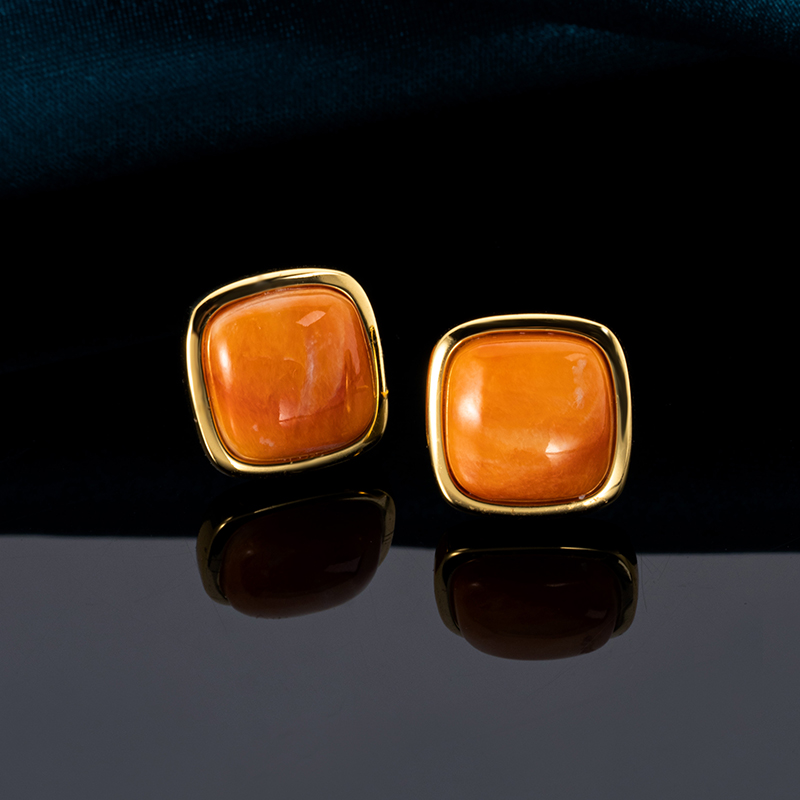 Minimalist Square Natural Spiny Oyster Ear Studs - Elegant Shell Jewelry