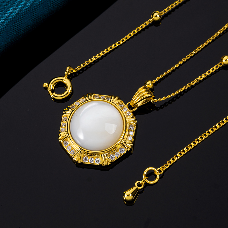 Dazzling Natural MOP Diamond Pendant Necklace