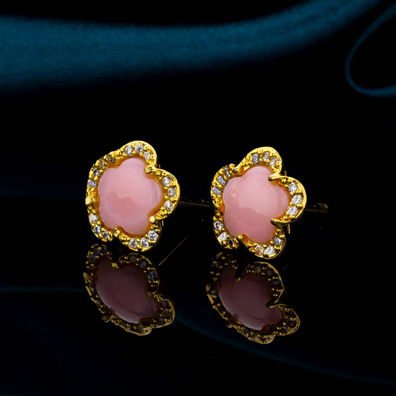 Natural Pink Queen Conch Blossom Stud Earrings