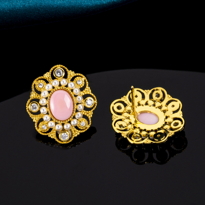Natural Queen Conch Oval Studs - Antique Royal Style