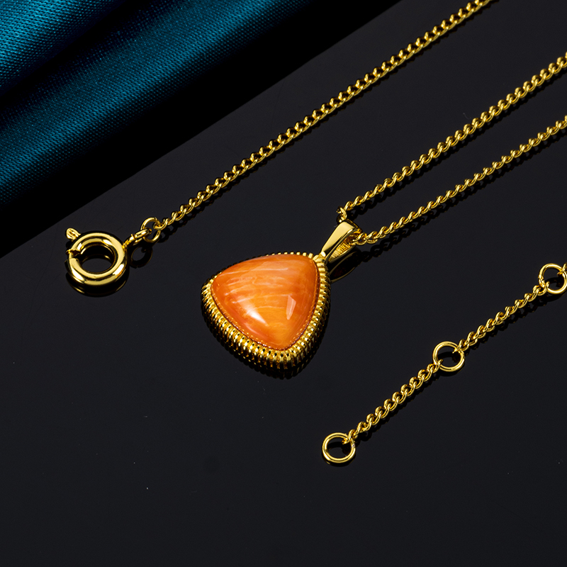 Minimalist Triangular Spiny Oyster Pendant Necklace - Geometric Women's Jewelry