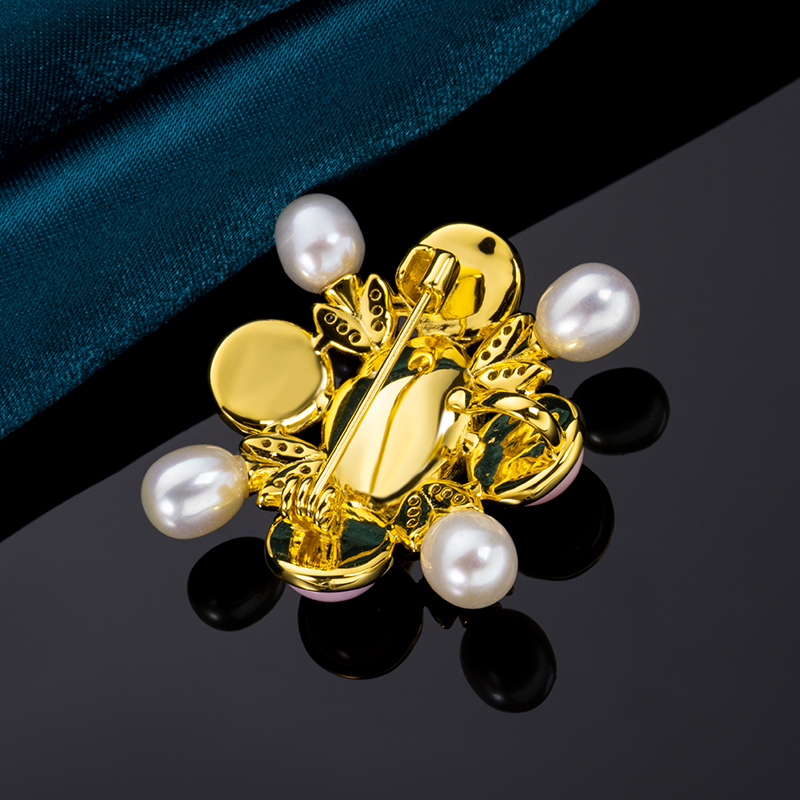 Designer Queen Conch & Pearl Floral Brooch