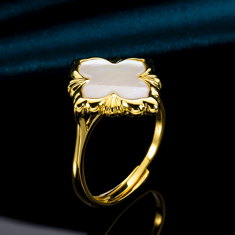 Mother of Pearl Clover Ring | French Vintage