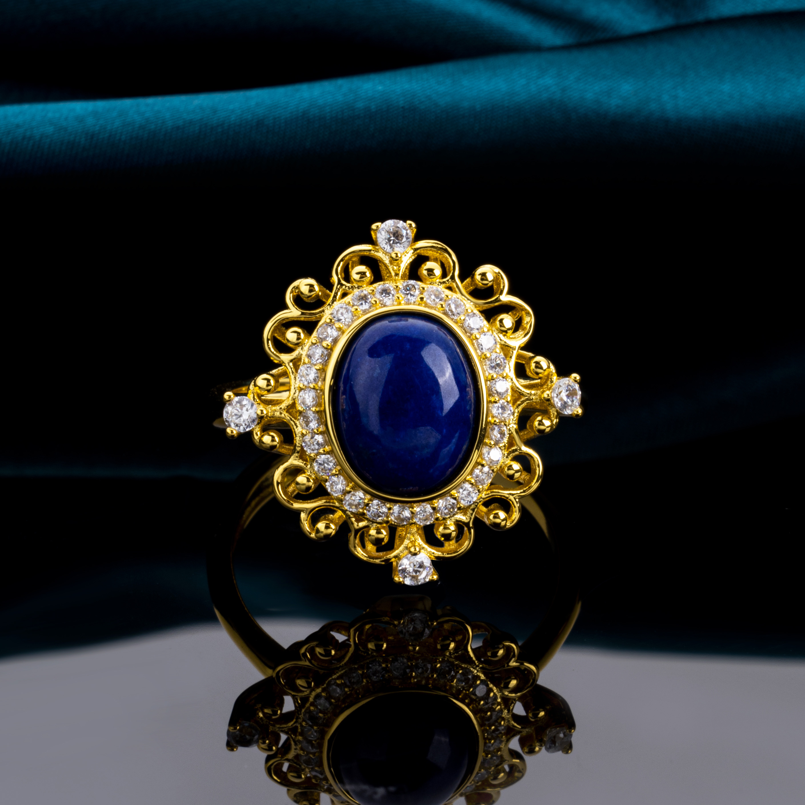 French Vintage Court-Style Lapis Ring