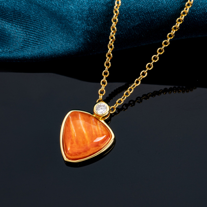 Chic Summer Beach Jewelry: Natural Spiny Oyster Pendant Necklace for Women