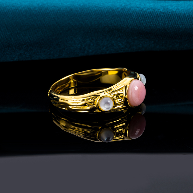 Minimalist Adjustable Ring: Natural Conch & Mother of Pearl