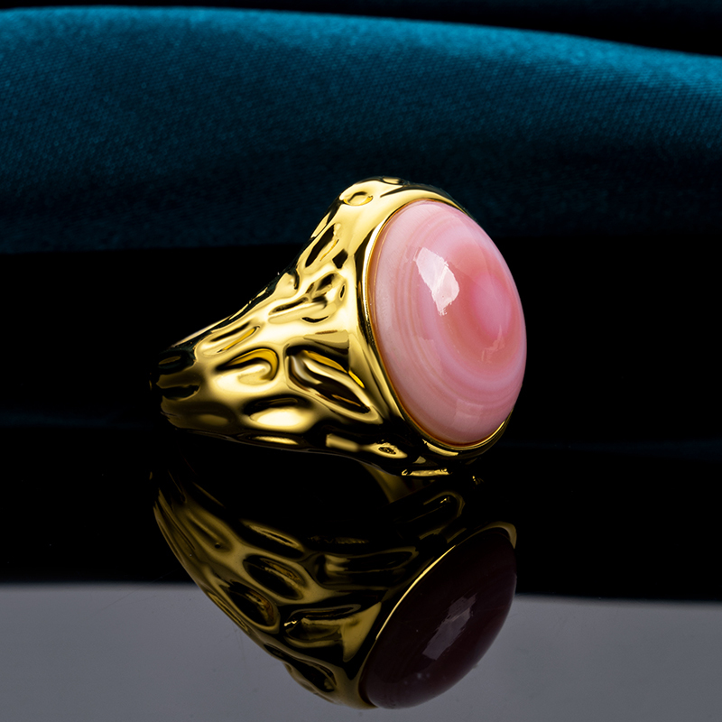 Oval Queen Conch Ring - Textured Hammered Elegance