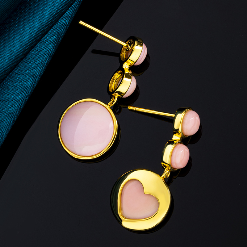 Delicate Heart Queen Conch & Pink Tassel Drop Earrings