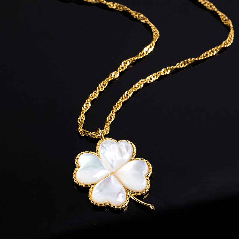 Glistening MOP Clover Necklace - Natural & Luxe Pendant