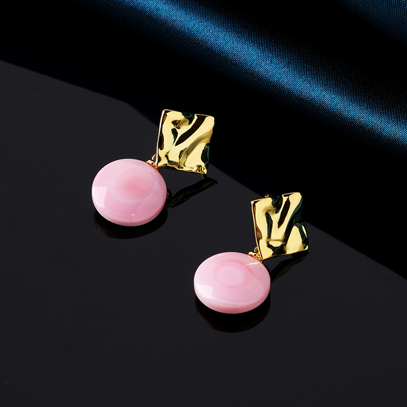 Vintage Metal & Natural Conch Geometric Earrings | Edgy Style