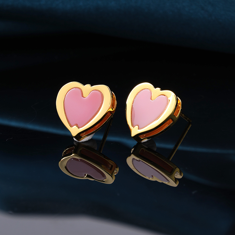 18K Gold Plated Girly Heart Studs - Natural Pink Queen Conch