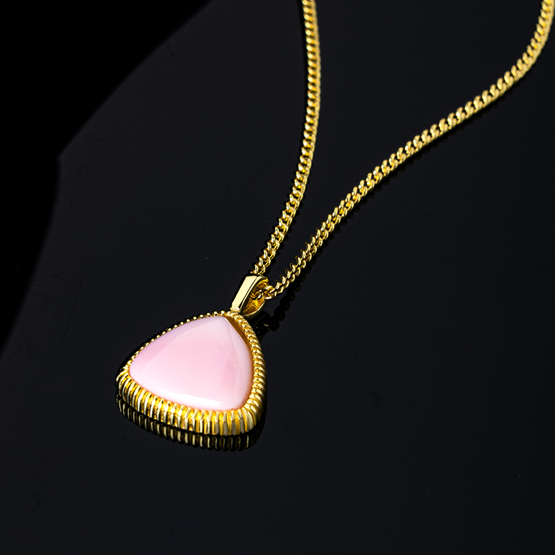 Minimalist Triangle Choker | French Vintage Style