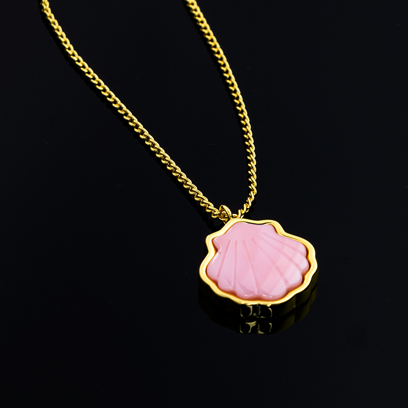 Sweet Shell Queen Conch Necklace | Unique & Feminine