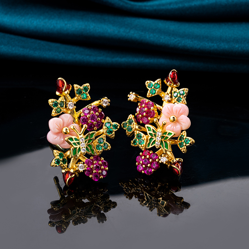 Queen Conch Flower Earrings: Exquisite & Trendy Studs for Women