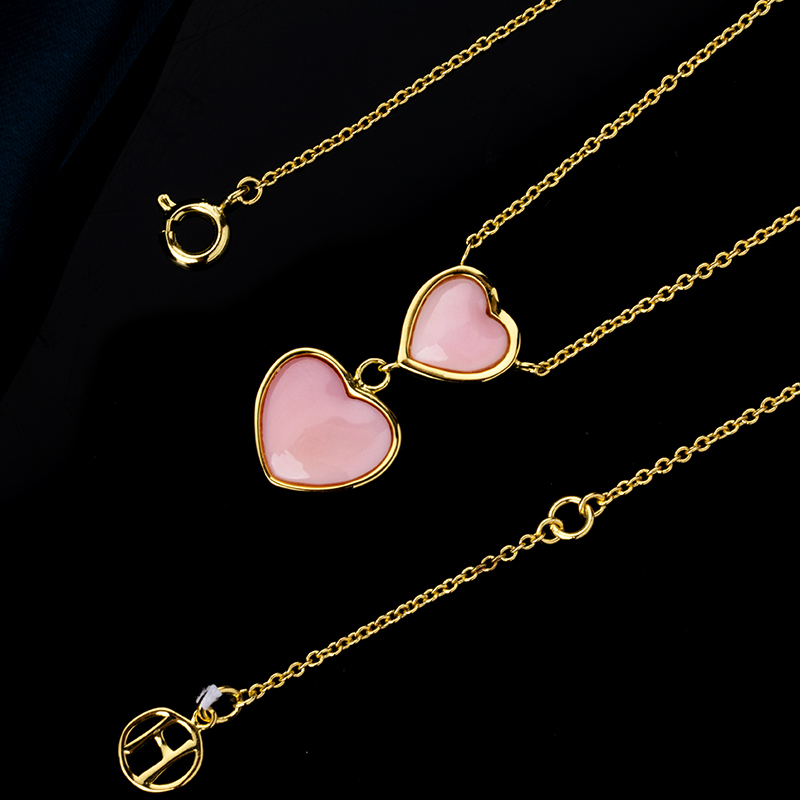 Natural Queen Conch Heart Pendant | Chic Double Hearts Collarbone Necklace