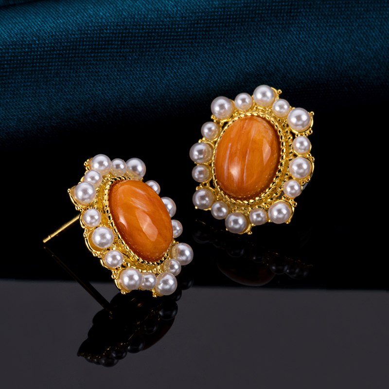 Natural Spiny Oyster Ear Studs – French Vintage Style Shell Jewelry,  Luxury Earrings