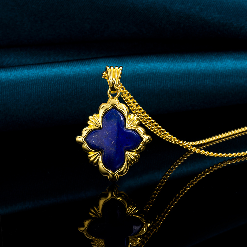 French Vintage Palace-Style Pendant Choker Necklace