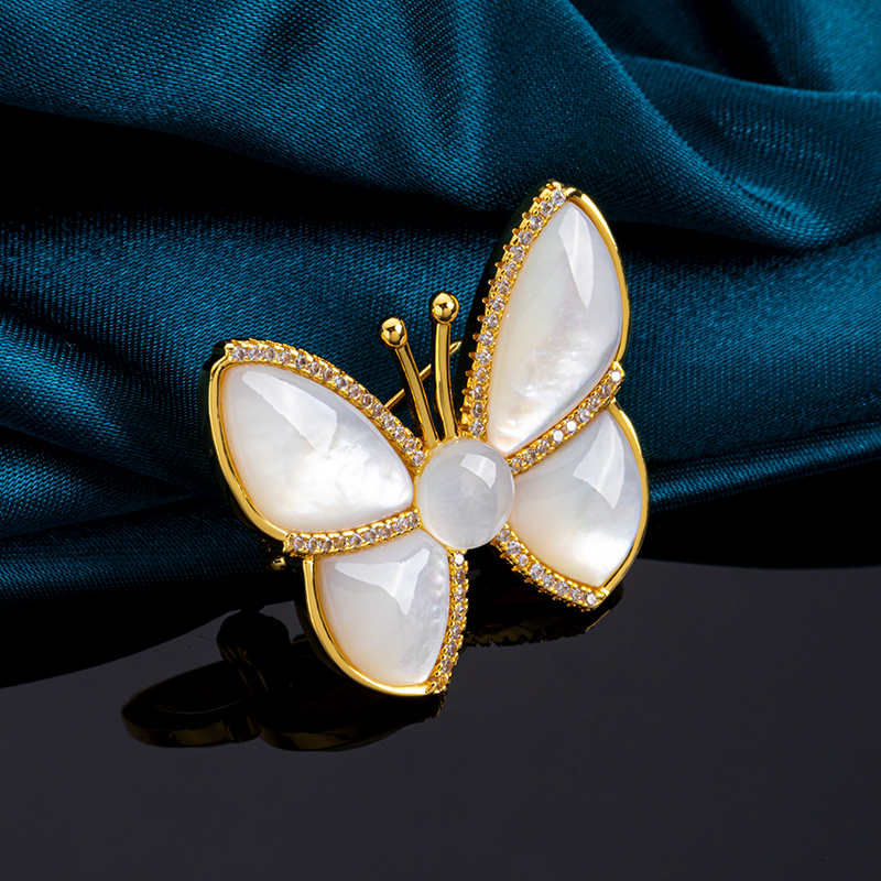 Natural White Mother-of-Pearl Butterfly Evening Dress Brooch