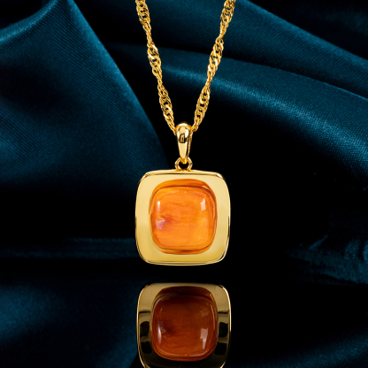 Square Spiny Oyster Cube Necklace – Fashion Shell Choker for Women