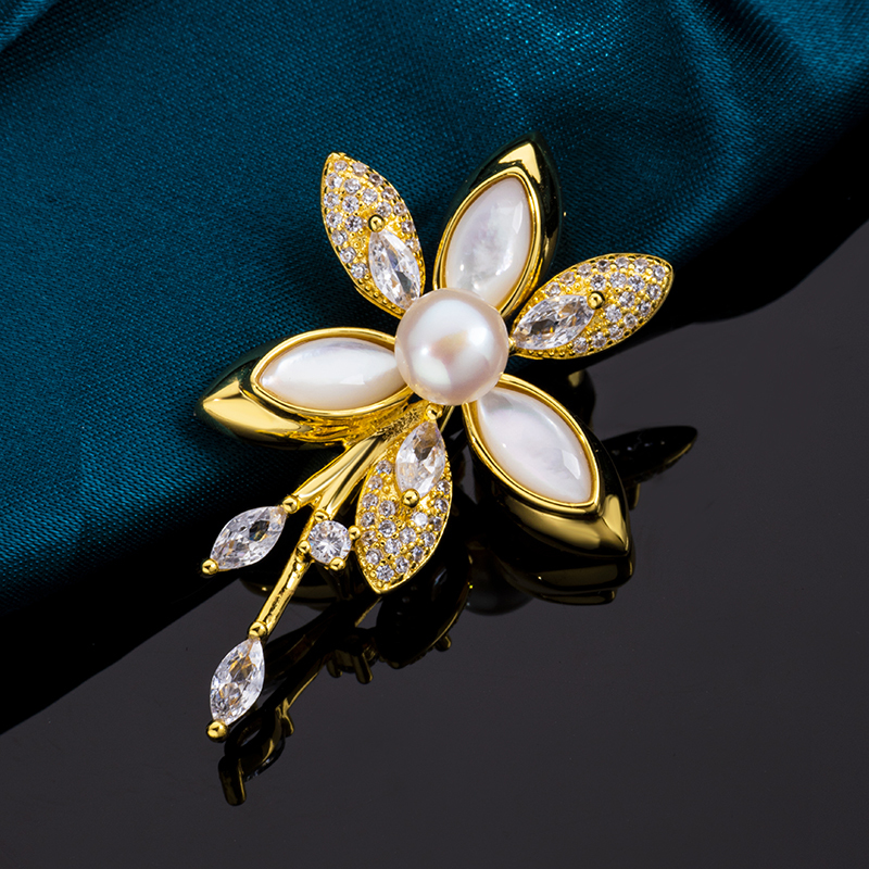 European Style Mother-of-Pearl Flower Pin