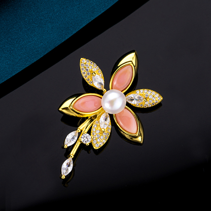 Exquisite Queen Conch Crystal Brooch