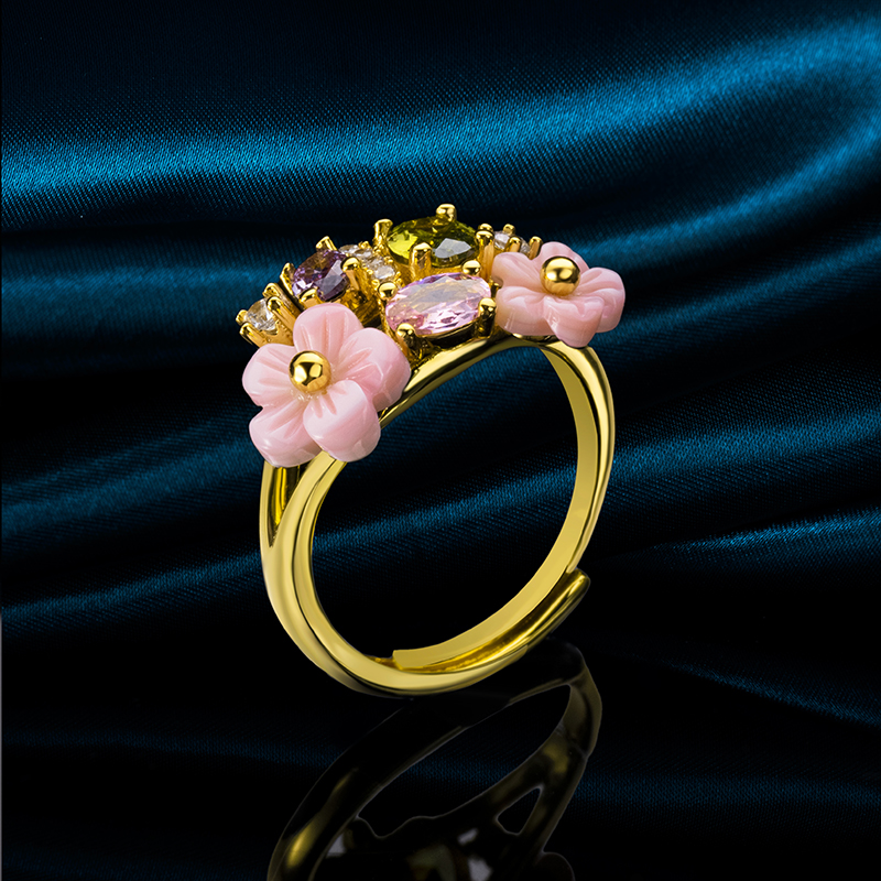Natural Queen Conch Floral Ring – Earthy Elegance