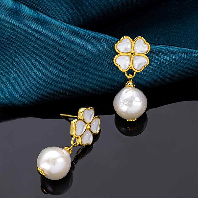 Natural MOP Clover Baroque Pearl Earrings