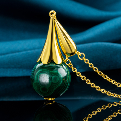 Natural Malachite Necklace – Luxe Boho Elegance