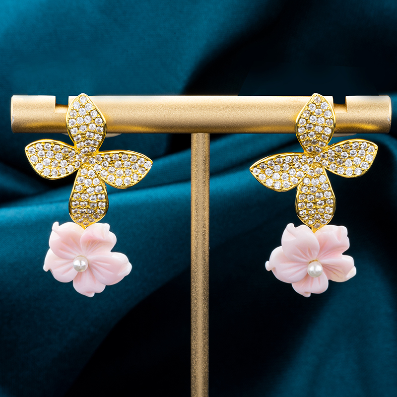 Fashion Queen Conch Shell Floral Earrings - Sparkling