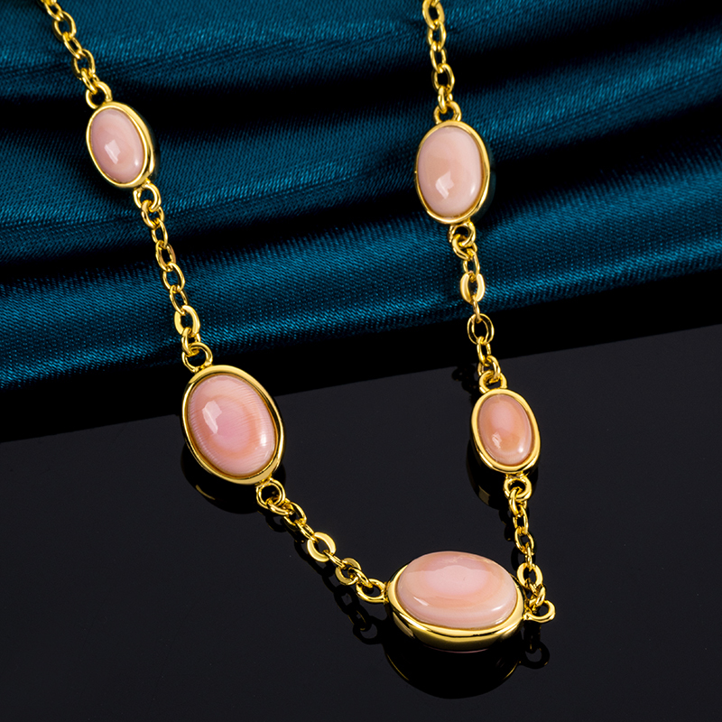 Luxury Natural Queen Conch Shell Necklace