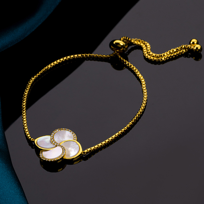Lucky Clover MOP Bracelet Natural