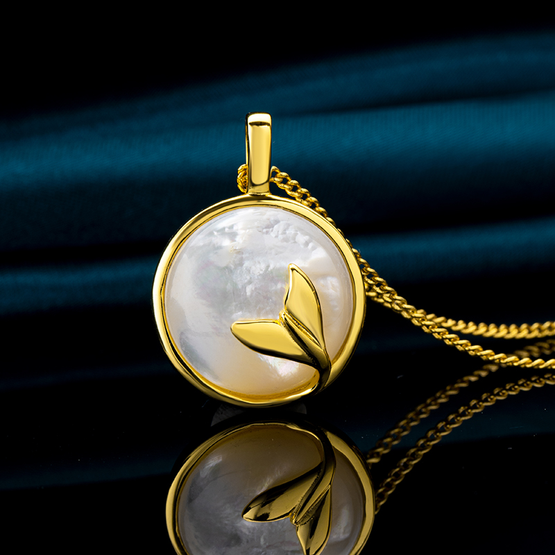 Mermaid Round Mother of Pearl Necklace