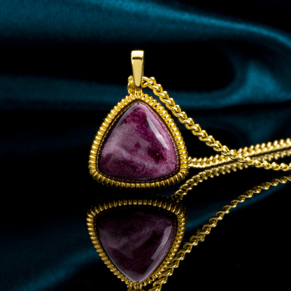 Natural Royal Purple Spiny Oyster Pendant