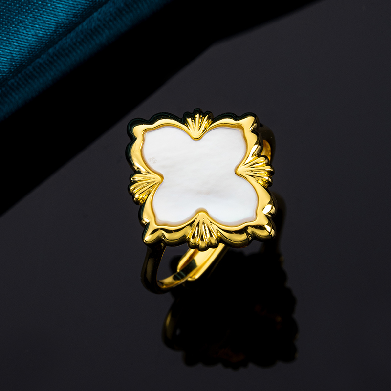 Mother of Pearl Clover Ring | French Vintage