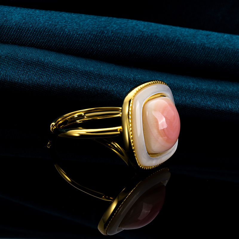 Sugar Loaf Queen Conch Adjustable Open Ring