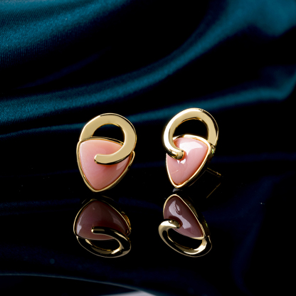 Petite Triangle Queen Conch Studs | Unique Chic Design