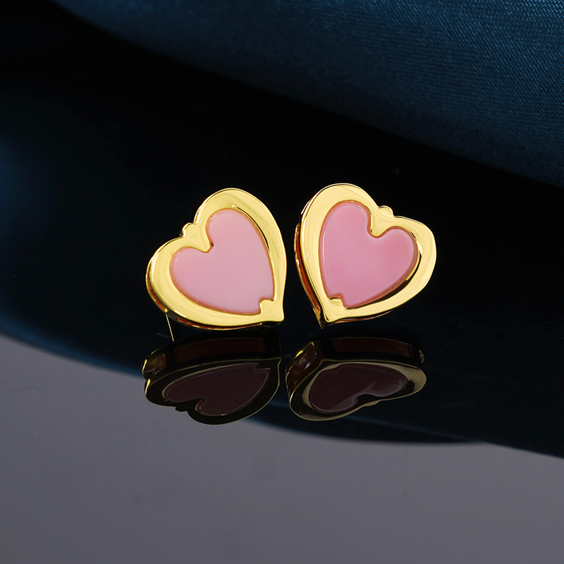 18K Gold Plated Girly Heart Studs - Natural Pink Queen Conch