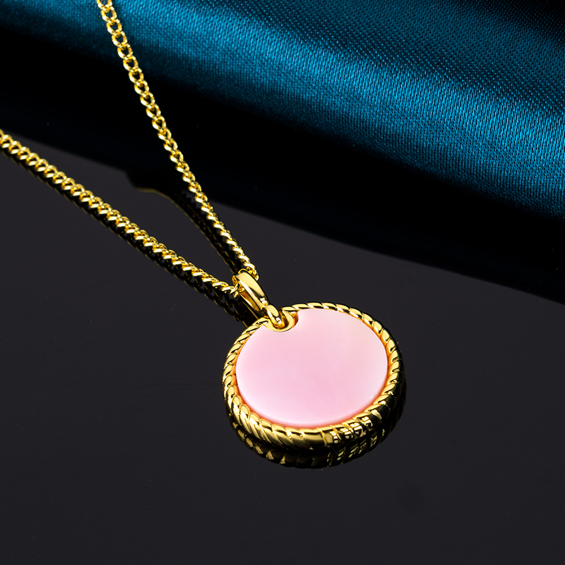 Natural Queen Conch Round Vintage Choker | French Style