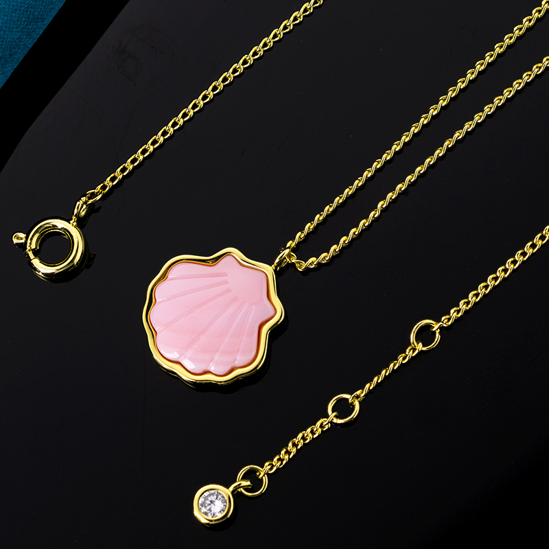 Sweet Shell Queen Conch Necklace | Unique & Feminine