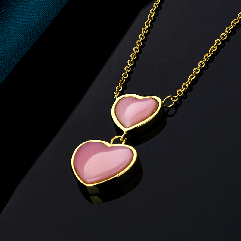 Natural Queen Conch Heart Pendant | Chic Double Hearts Collarbone Necklace