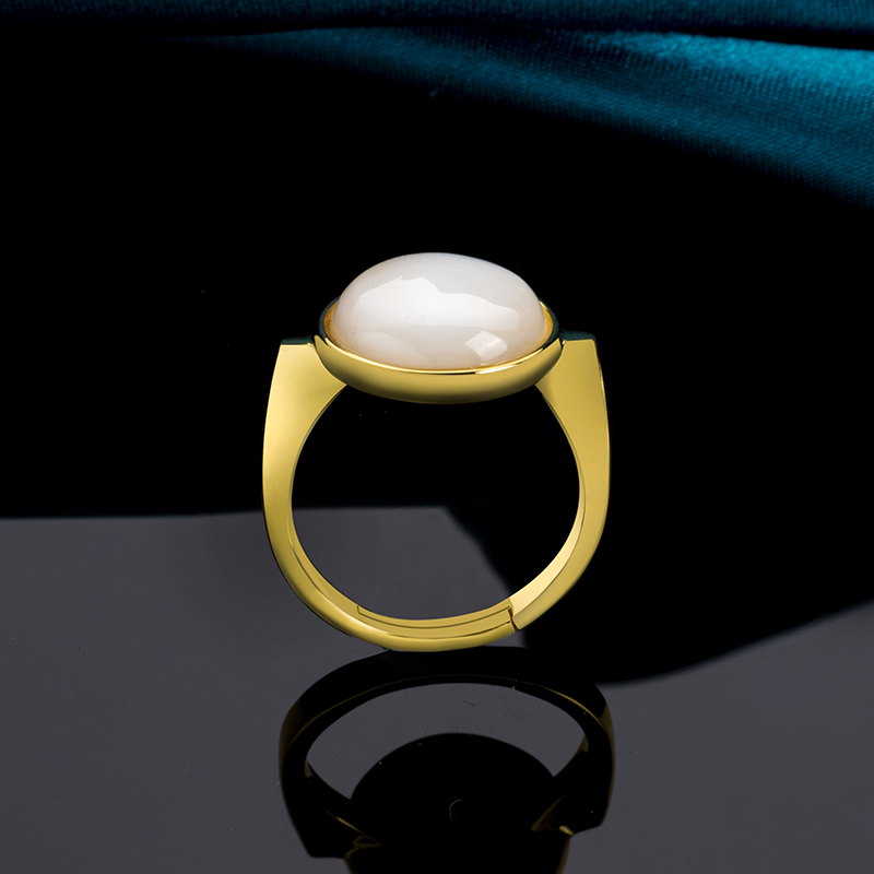 French Minimalist Natural Mother-of-Pearl Ring