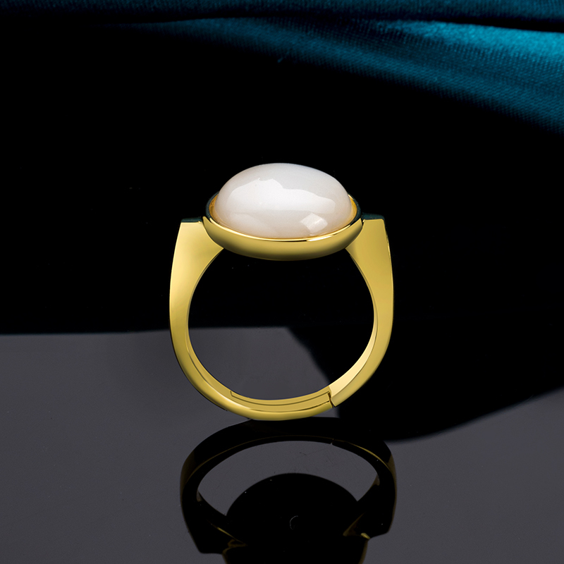 French Minimalist Natural Mother-of-Pearl Ring