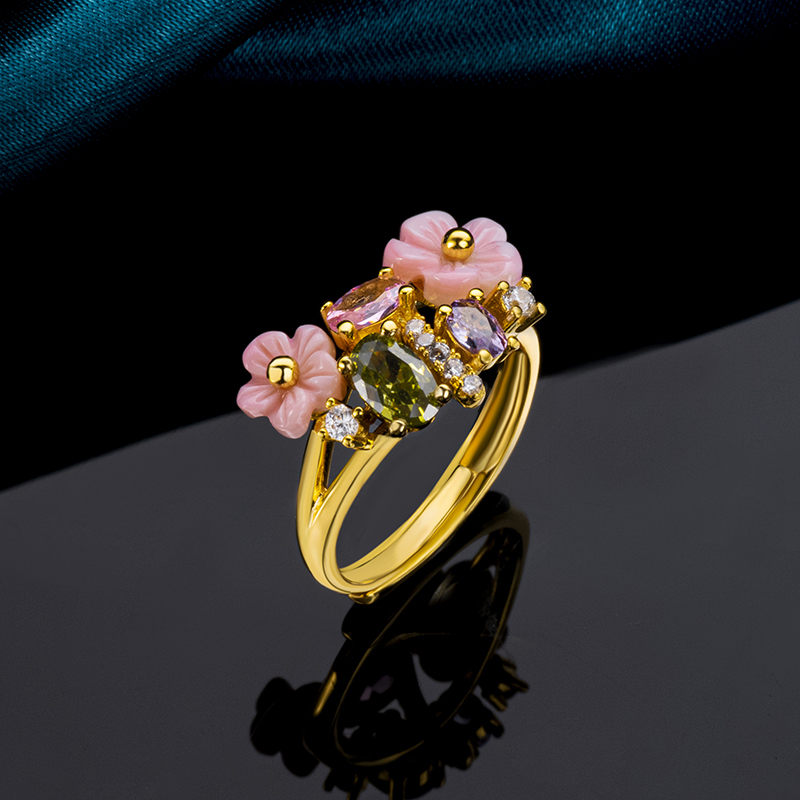 Natural Queen Conch Floral Ring – Earthy Elegance